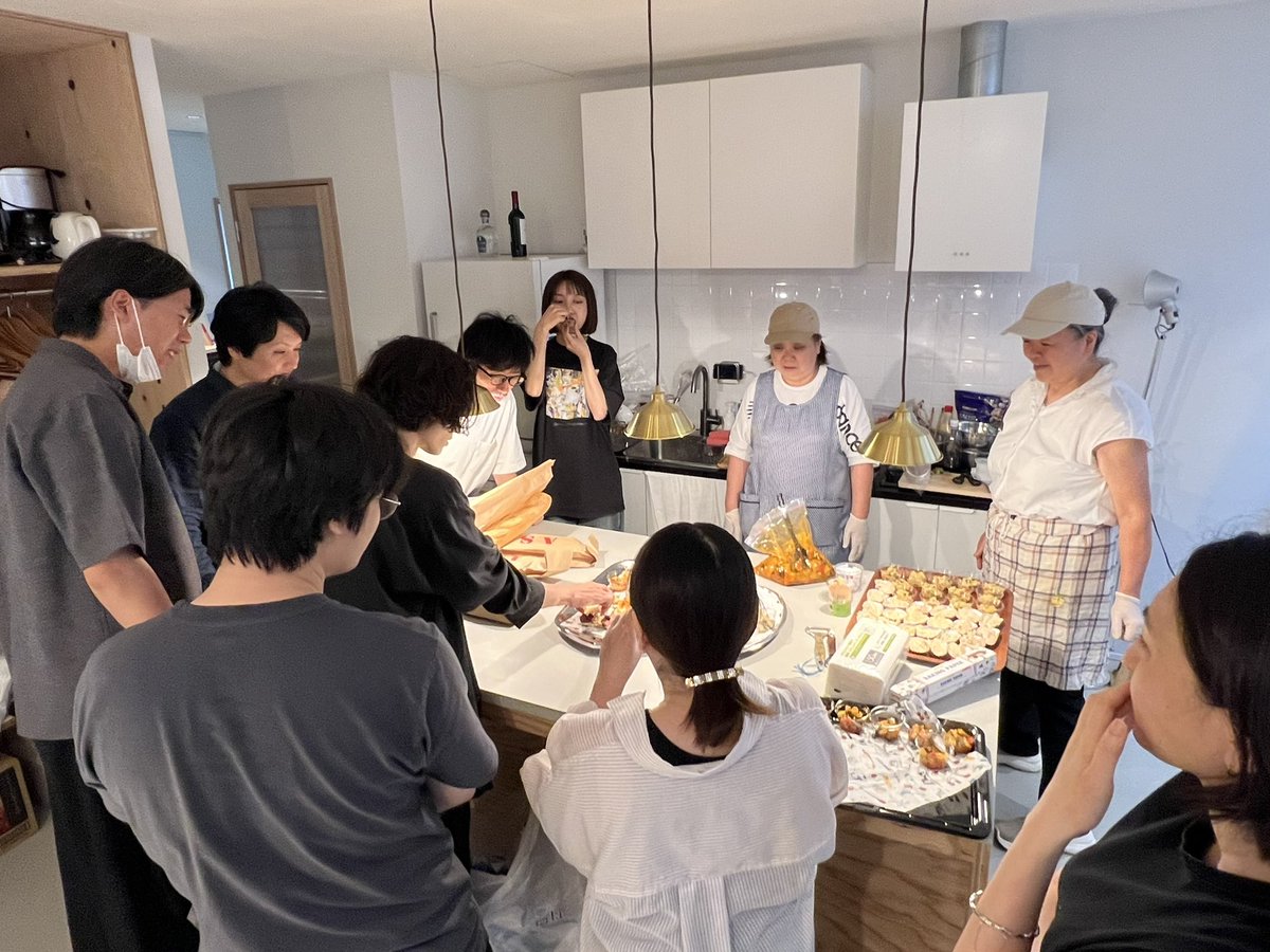 KEY_OPERATION's tweet image. 奥沢新事務所のお披露目会に100名以上の方がお見えになりました！
改めて皆様に支えられてお仕事ができていることを感じ、皆様のご期待に応えられるように、さらなる努力を重ねたいと思っています！

#keyoperation