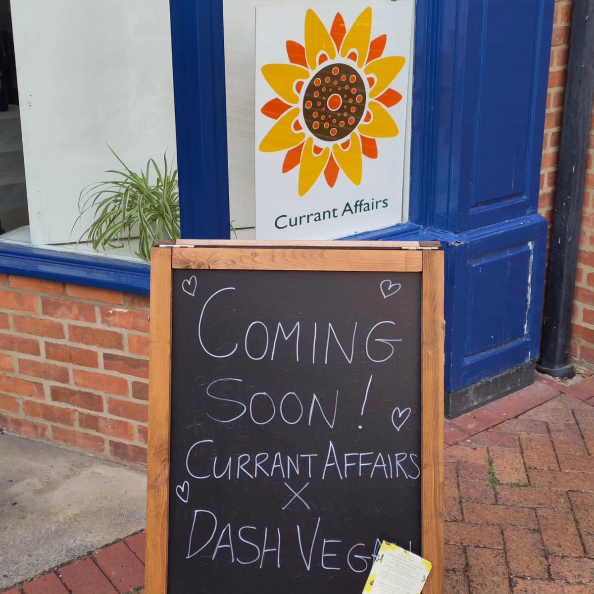 Exhausted and juggling the kids, rescue animals and moving shop! Still so much to do. Please support the #Crowdfunder if you can - or just read about what we are trying to do! Many thanks everyone 💚 Crowdfunder closes tomorrow 💚 #Vegan crowdfunder.co.uk/p/help-currant…