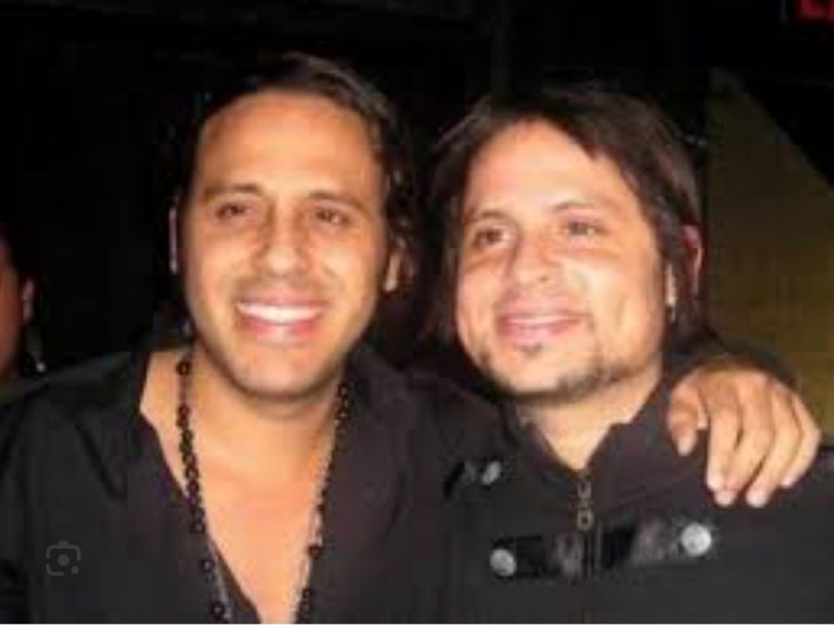 Proctologo's tweet photo. Han visto a estas plantas de mierda apoyando al pueblo Venezolano para salir de la Dictadura..?

-Recuerden eso cuando vayan a comprar todas las entradas a los conciertos estos hijos de puta e  hijos de comunista, que de paso viven en el imperio. https://t.co/W0LaCPU9OD
