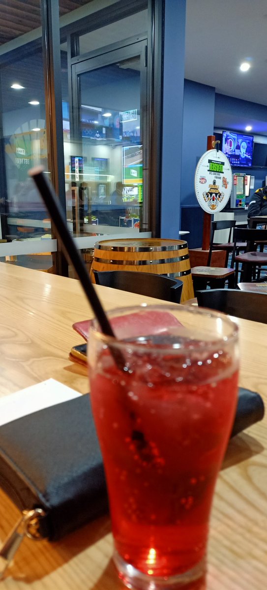 evaleucien's tweet image. It's #pubraffle and #breadrun night. Get your guesses ready twitter