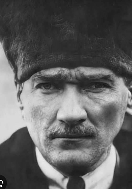 Dünya Yakısıklılar Günü imiş. O zaman Dünyanın en yakışıklı adamının günü kutlu olsun. 
#MustafaKemalAtatütk🇹🇷🇹🇷🇹🇷