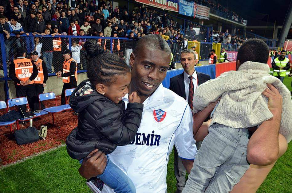 KKarabk's tweet photo. @TimbersFC İ love you mabiala Turkey Karabükspor https://t.co/QQBAiJFyCQ