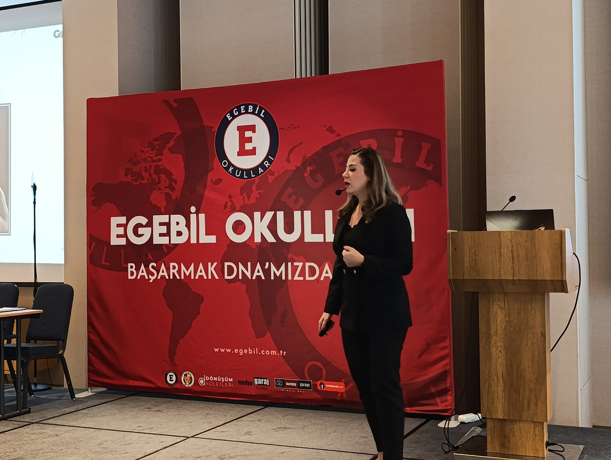 egebilkolejleri's tweet photo. Geleceğin Öğretim Zirvesi IX, Eğitim Koordinatörümüz Sn. Merve BAYRAK'ın sunumu ile devam ediyor.

#geleceginöğretimzirvesiix #göz9 #egebil #eğitim #özelokul https://t.co/YpImQECgEz