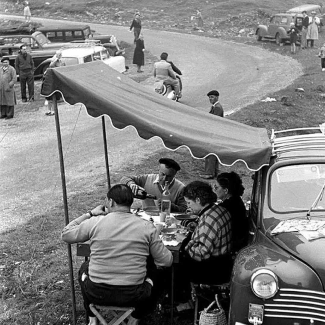 EspiritMontjuic's tweet photo. ¡Nos vamos de vacaciones!

Si viajáis por carretera, recordad realizar las correspondientes paradas, para descansar y recuperar fuerzas 😁😋

¡BUEN VERANO A TOD@S!

💚 #EspiritudeMontjuic
❤️ #Circuitdecatalunya https://t.co/m0KGZfn0JK
