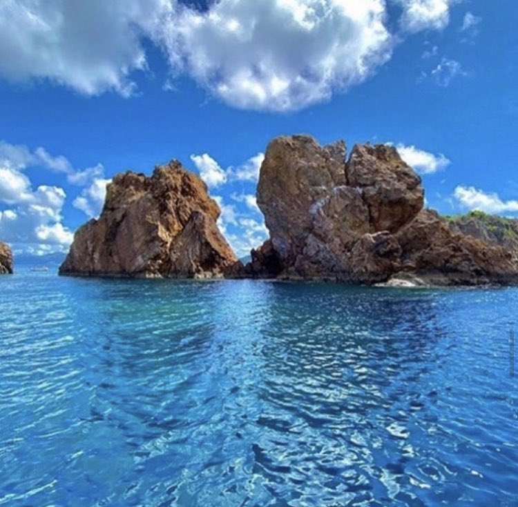 A visit to The Indians should be on your bucket list! It’s one of the best diving and snorkelling sites in the BVI 😍❤️🇻🇬 #BVI #BritishVirginIslands #Travel #Paradise 
IG 📷 islandtimebvi