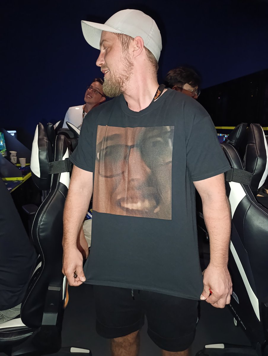 Raraland has begun. Open bracket qualifiers today, cheering for our boys <a href="/TeamPhantomAces/">PhantomAces</a> ! FaiLo already repping that <a href="/PaToBRWC3/">PaTo Warcraft III</a> 420 shirt 😏 #AcesHigh