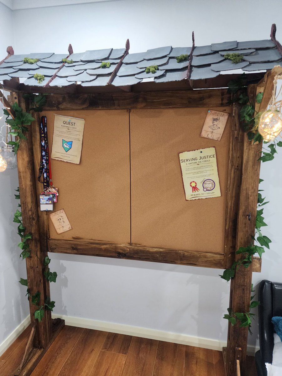 Quest Board update! Fixed up some of the moss and threw in some vines! 🍃 

Any recommendations? 💖