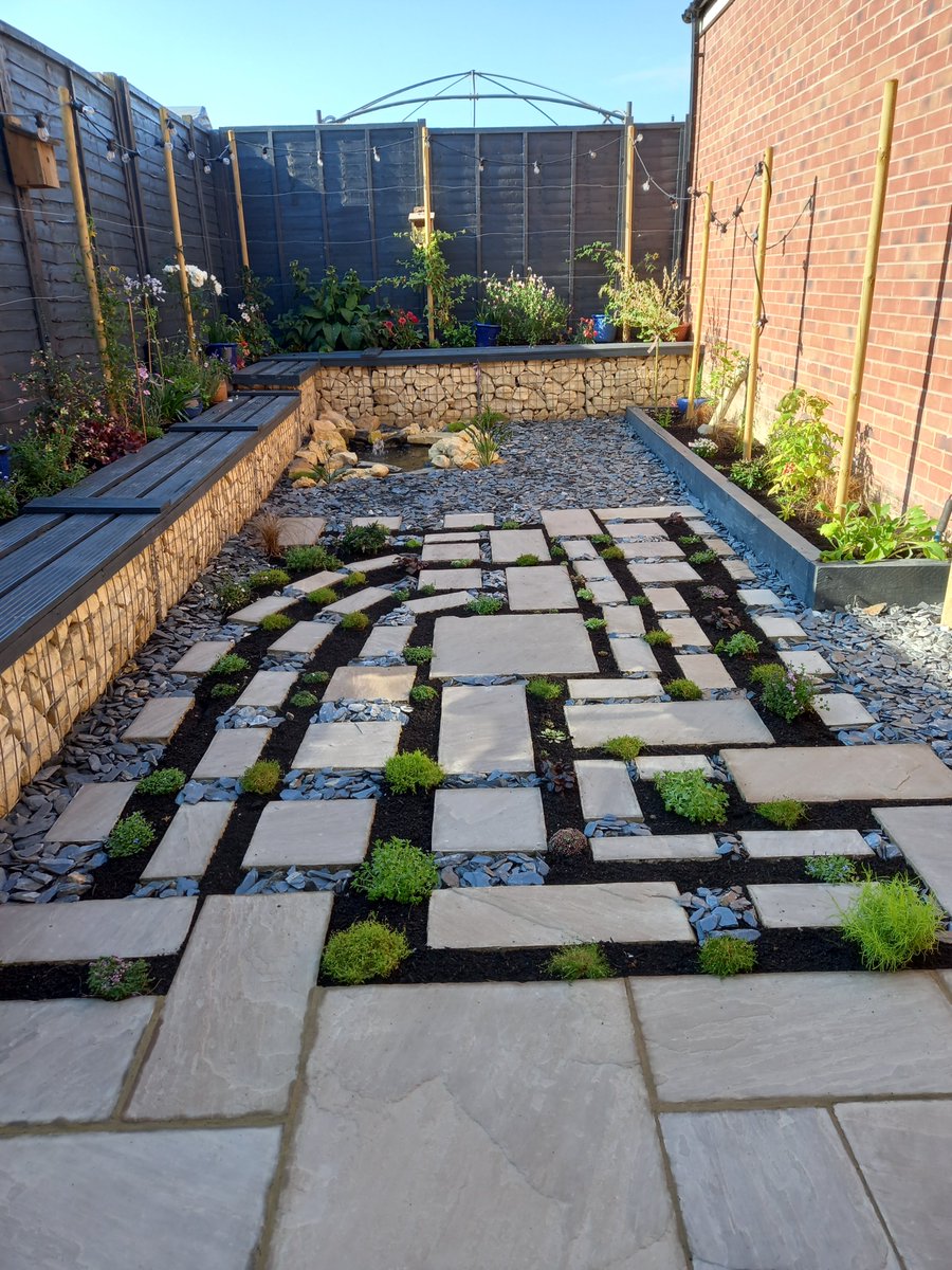 ZeroMilly's tweet image. So excited to have my own quirky labyrinth. Two months of hard work by Landygirls landscapers  transforming overgrown L-shaped plot. 🌻🌳🍓🫐