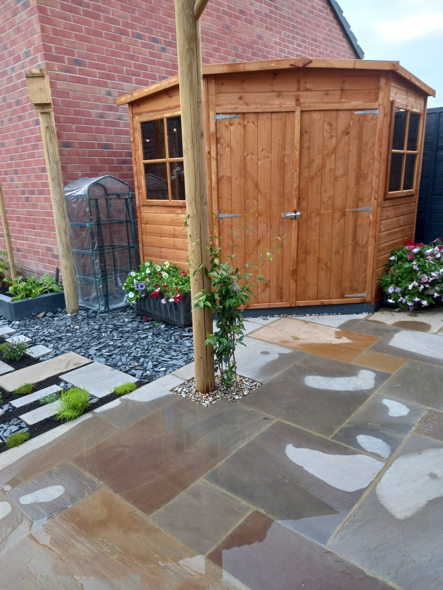 ZeroMilly's tweet image. So excited to have my own quirky labyrinth. Two months of hard work by Landygirls landscapers  transforming overgrown L-shaped plot. 🌻🌳🍓🫐