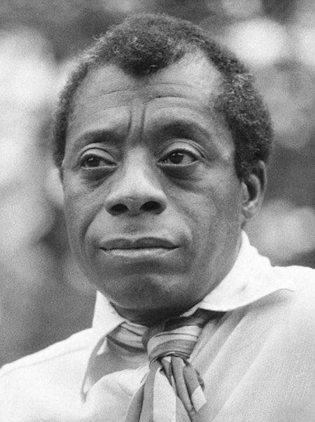 Bom dia! Há 100 anos, em 2/8/1924, nascia em Nova York, James Baldwin, um romancista, poeta, ensaísta e ativista americano p/ Direitos Civis. A Time incluiu o romance “Go tell it on the Mountain” em sua lista dos 100 melhores romances de língua inglesa lançados de 1923 a 2005.