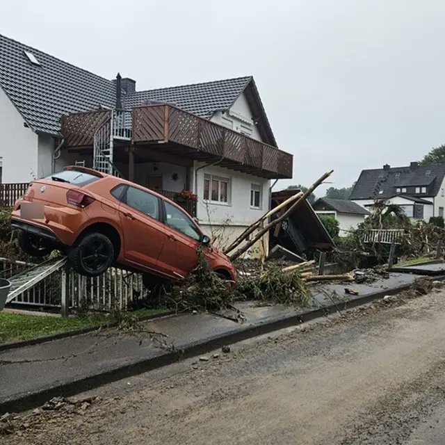 RobertBoni6's tweet photo. 170mm Regen innerhalb von 12 Stunden in Trendelburg, Nordhessen, in der letzten Nacht. Alltag in der #Klimakrise und niemanden interessiert es.
Stattdessen wird sich in Talkshows gesetzt und über Gendern und wie man den Ärmsten noch mehr wegnehmen kann gesprochen.
#NieMehrCDUCSU https://t.co/fg44FhHxjX