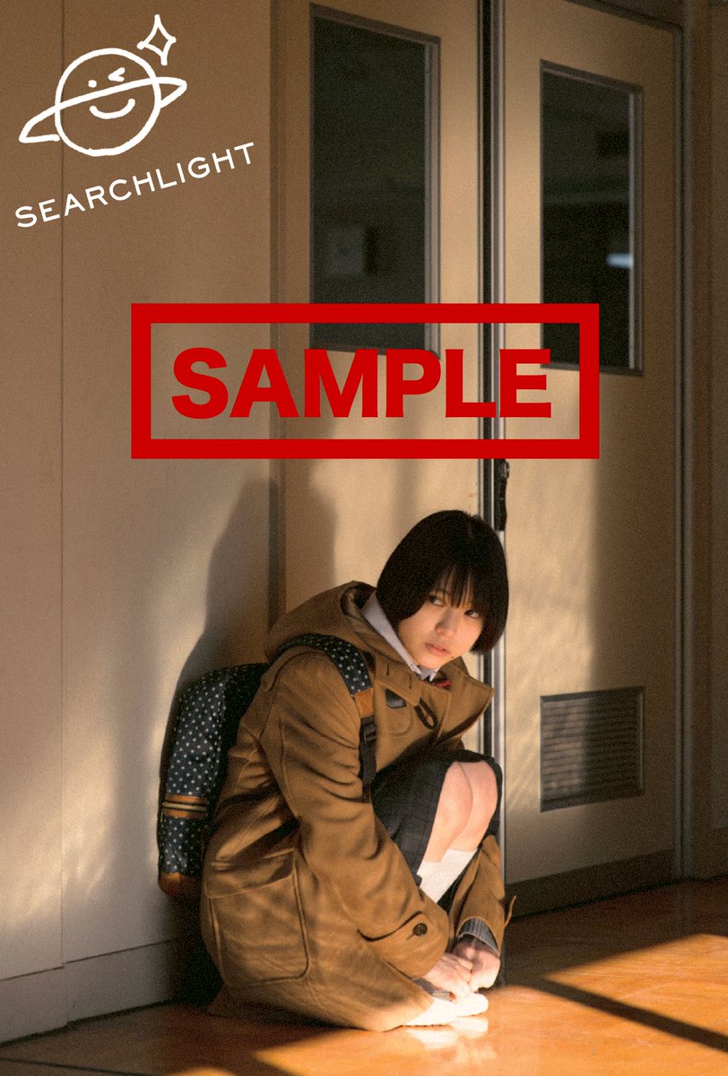 800lies_'s tweet photo. 🛸監督作品🛸

『#サーチライト遊星散歩』のDVDがリリースされました！📀
先着特典としてオリジナルポストカードが封入！是非ゲットしてください！！

夢も未来も知らない少女が駆け抜けるある冬の物語です。
📽️https://t.co/FEytuEmjVQ

U-NEXTでも独占有料配信中です！
https://t.co/Fl19y5dEo9 https://t.co/uxfjnMNfXf