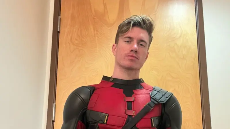 republic's tweet photo. Ryan Reynolds introduced fans to Dancepool, who was behind the iconic dance routine set to NSYNC's 2000 hit Bye Bye Bye, which is going viral online.
https://t.co/Oz0QTXLs2Z
.
.
.
#DeadpoolAndWolverine | #dancepool | #nickpauley | #byebyebyechoreography | #dancechallenge | #hollywood | #entertainment | #RepublicWorld