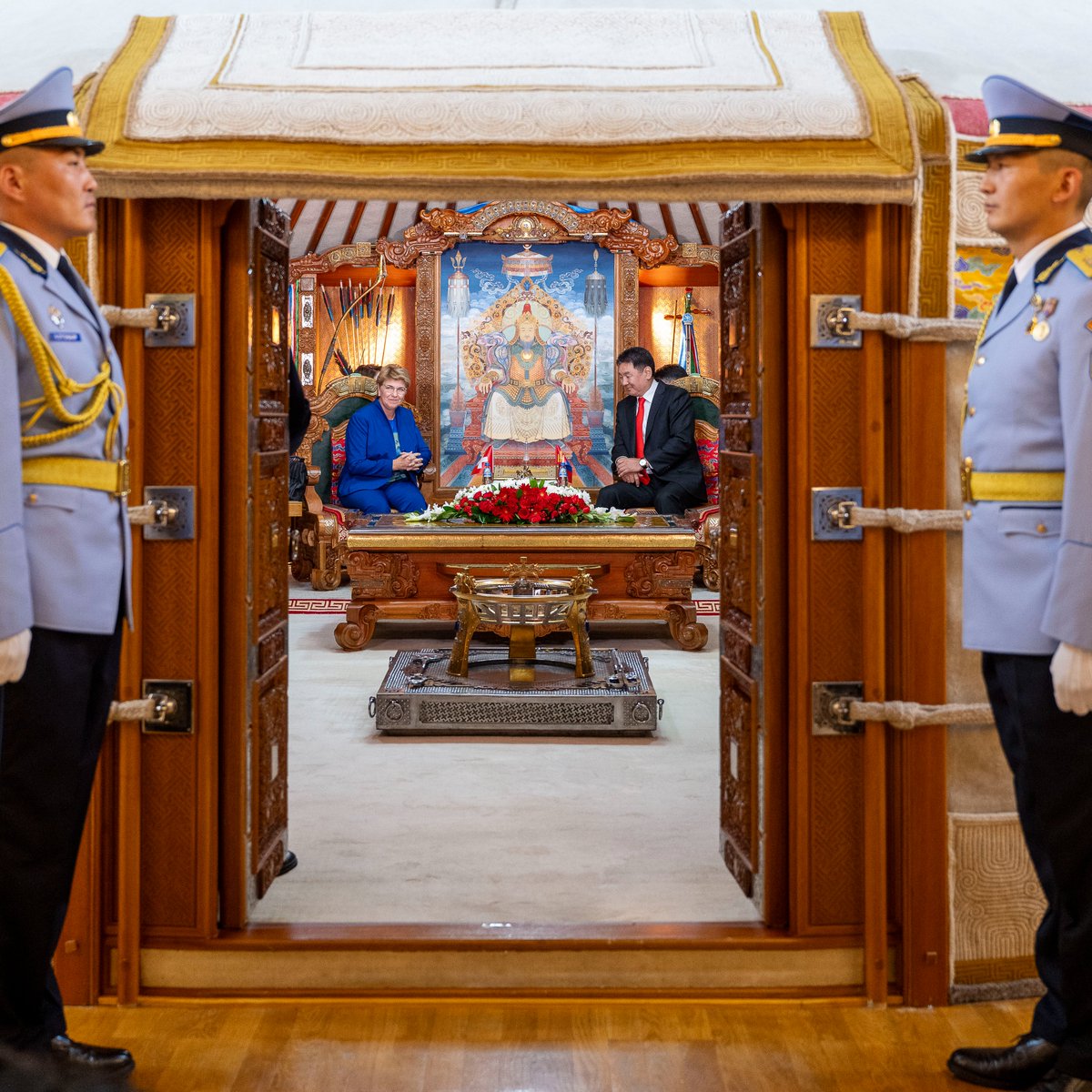 .<a href="/Violapamherd/">Viola Amherd</a> und <a href="/UKhurelsukh/">Ухнаагийн ХҮРЭЛСҮХ</a> 🇲🇳 haben am 2. August, in #Ulaanbaatar anlässlich des 60-jährigen Bestehens der bilateralen Beziehungen über die erreichten Erfolge und die neuen Perspektiven im Austausch zwischen der #Schweiz &amp; der #Mongolei gesprochen. ➡️ bit.ly/3LU4SE4