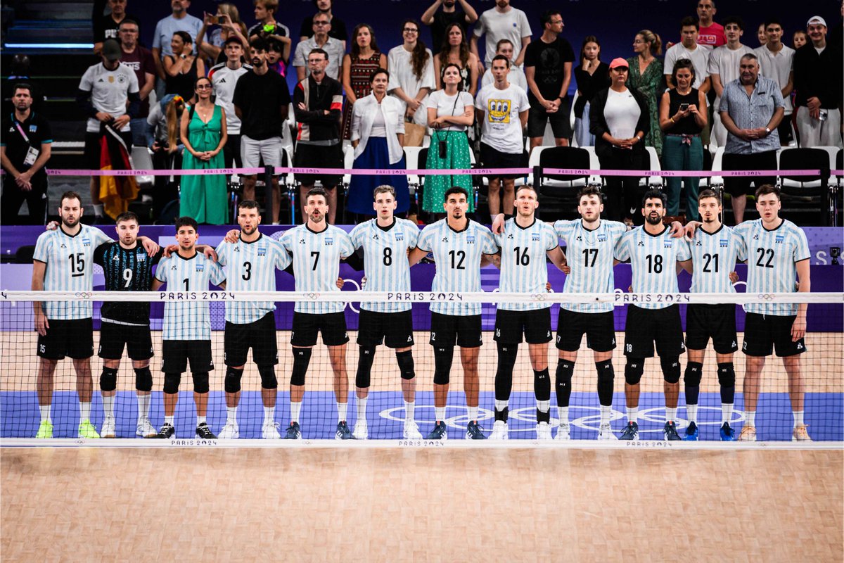 🇦🇷🏐 Con ellos, siempre 😍

Gracias por dejar todo, por intentarlo siempre, por resignar descanso y vacaciones por estar ahí, gracias por tantas alegrías en estos años, gracias Selección 🇦🇷