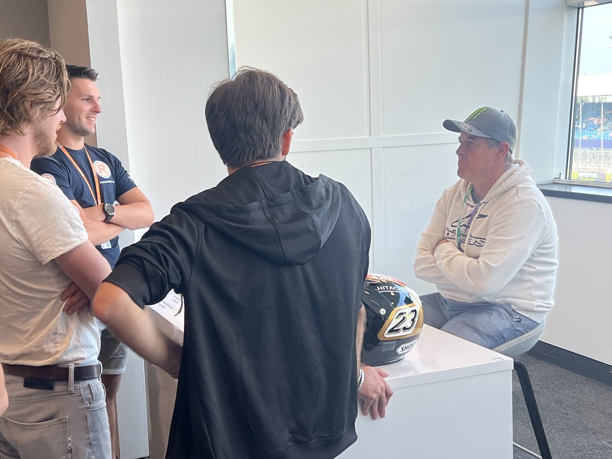 Mat Oxley tweet media