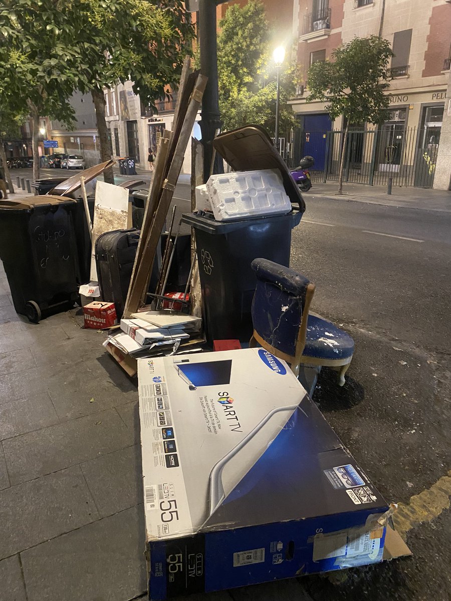 MADRID DECADENTE tweet media