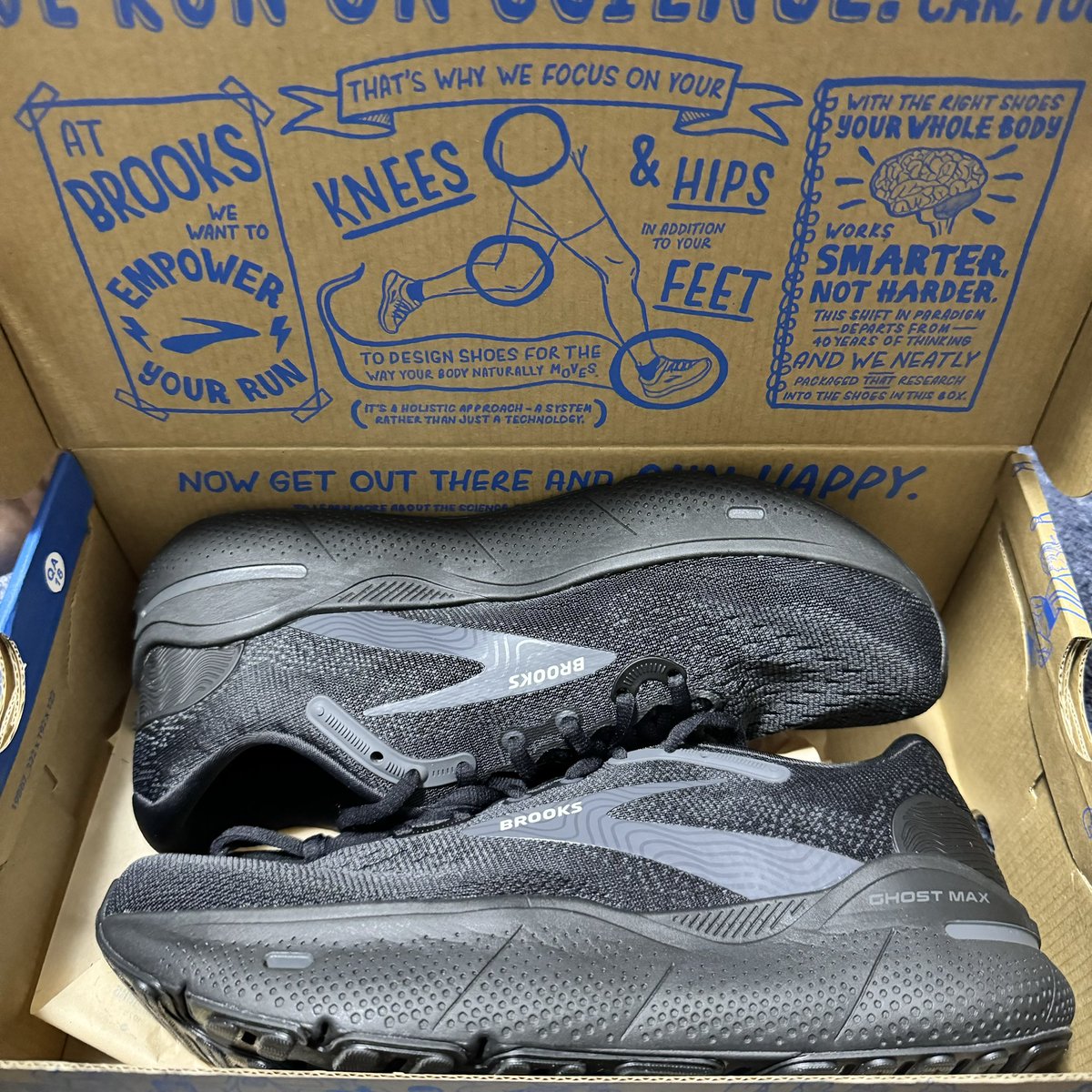 tkhy1101's tweet image. 【Ghost Max】【Ghost 16】【Hyperion 2】

この3足を主に使って夏場の練習乗り切ります🐾

#BROOKS 
#ブルックス
#GhostMax
#Ghost16
#Hyperion2