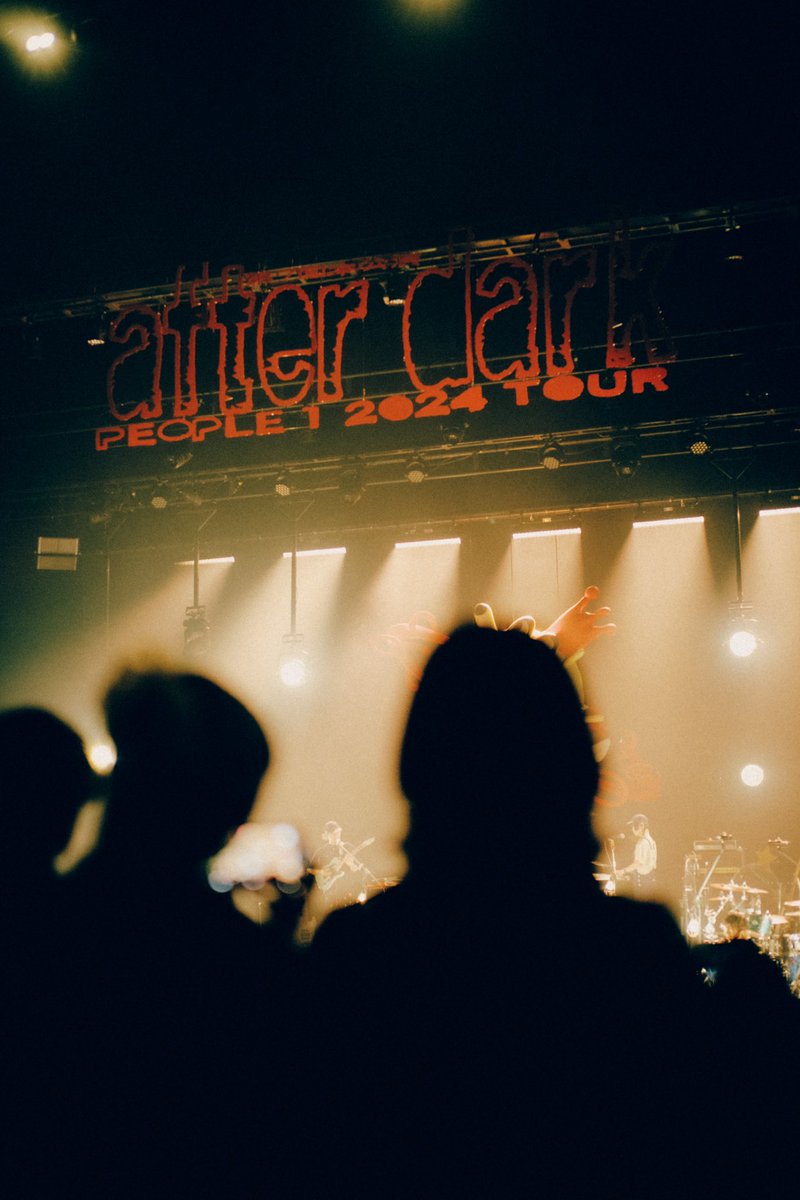 PEOPLE1_STAFF's tweet photo. PEOPLE 1 第7回公演 "after dark" 3日目
北海道・札幌文化芸術劇場 hitaru公演 終了.

北海道で待っていてくれた皆さん、とても素敵な夜をありがとう！また会いましょう🐕

次は新潟。まだまだアフターダークは続く。
https://t.co/lIDhDXWIlM

#PEOPLE1 #ピポワン
#afterdark #アフターダーク https://t.co/WHMdxkyL5u