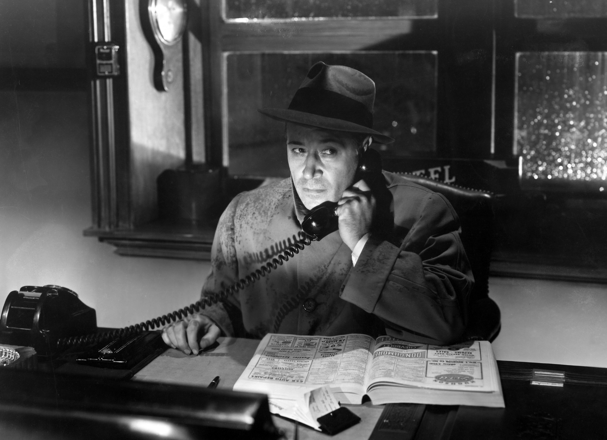 NoirAlley's tweet photo. See the encore presentation of RED LIGHT ('49) this morning at 10am ET on #NoirAlley hosted by Eddie Muller. https://t.co/RZcbOtas7q