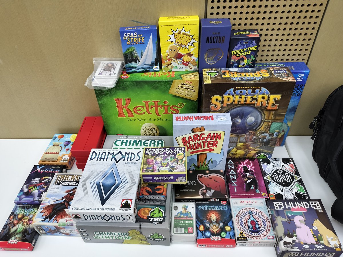 youki6223's tweet photo. 本日は初めて阿倍野区民センターにて開催されたボードゲーム会に参加しました!
とても広々としたスペースでしたね!
#BID3
#ハーモニーズ
#シロタール
#ピューマフィア
#サンドバッグ
#オーラム
#波乱と海原 https://t.co/5f1Gxu2jqv