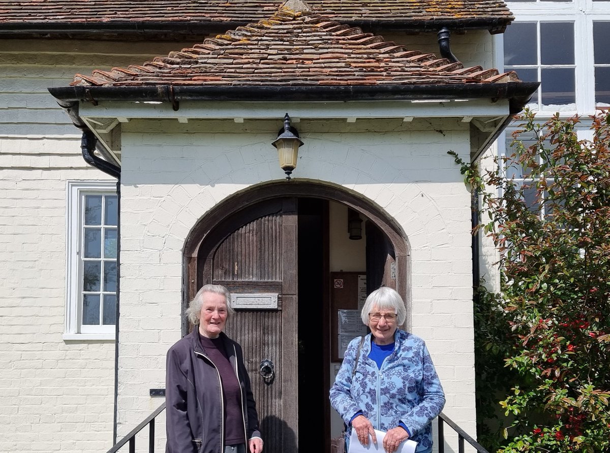 PilgrimTrust's tweet image. Seek Sanctuary on the #PilgrimsWay at St Christopher's, Boughton Lees. Rita and Margaret offer the perfect place to rest between Stage 13/14. Once a medieval hall house, pilgrims sleep in the chapel with its spectacular roof, or in the cosy school room. Pub &amp;amp; farm shop nearby.