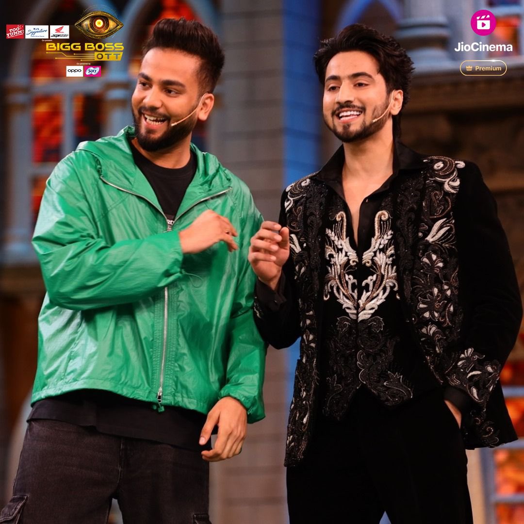 HotstarReality's tweet image. Weekend full of brotherly vibes! 
Can&apos;t wait to see @ElvishYadav and #FaisalShaikh in the Bigg Boss house!

Dekhiye #WeekendKaVaar with @AnilKapoor tonight at 9pm exclusively on JioCinema Premium.

#BiggBossOTT3 #BBOTT3onJioCinema #BBOTT3 #BiggBoss #JioCinemaPremium