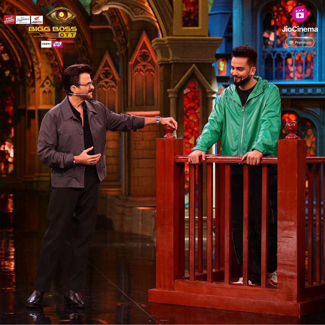 HotstarReality's tweet image. Weekend full of brotherly vibes! 
Can&apos;t wait to see @ElvishYadav and #FaisalShaikh in the Bigg Boss house!

Dekhiye #WeekendKaVaar with @AnilKapoor tonight at 9pm exclusively on JioCinema Premium.

#BiggBossOTT3 #BBOTT3onJioCinema #BBOTT3 #BiggBoss #JioCinemaPremium