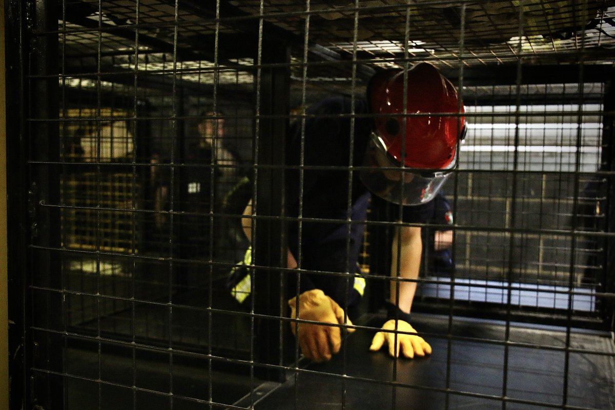 SWFireandRescue's tweet photo. 👩‍🚒 The crawl ways challenge requires the Fire Cadets to navigate small spaces in the darkness. 

📸 Pictured are Fire Cadets from #Ammanford Gwasanaeth Tân ac Achub CGC / MAWW Fire and Rescue https://t.co/Yub9Wu3FXc