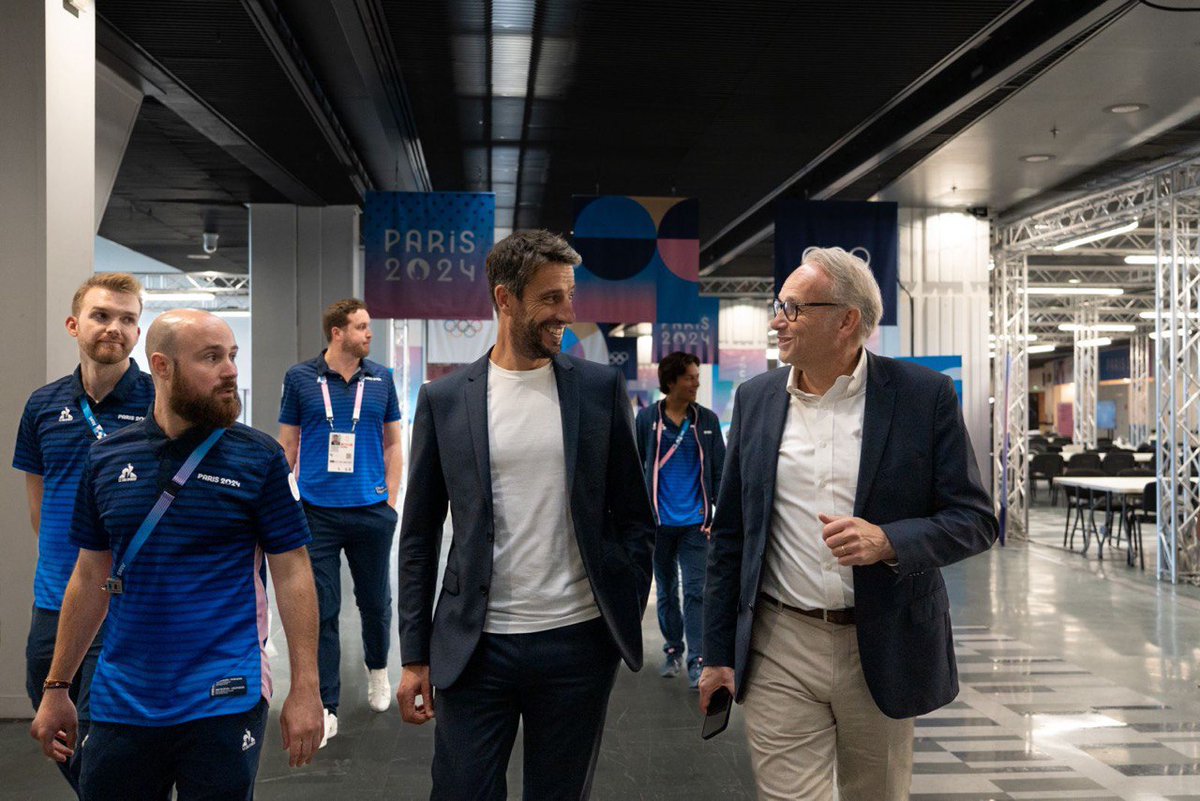 3... 2... 1... 🏁 Le Palais des Congrès de Paris devient officiellement le Centre Principal de Presse 🎙️🤩

Et pour l'occasion, c'est @tonyestanguet qui est venu couper le ruban ✂️

On a hâte d'accueillir les journalistes du monde entier !
