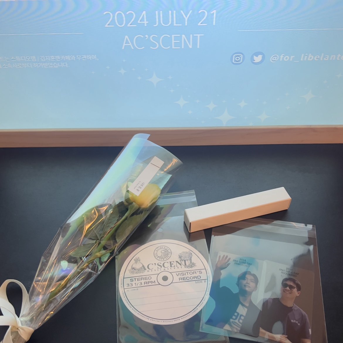 giragirakim's tweet photo. 벽면 가득 움직이는 지훈이를 보면서 지훈이 목소리를 들으니 너무 황홀했어요✨ 지훈이 생각하며 향수 열심히 발라야지🥰

#진지샤인데이
#HBD_김지훈일병 https://t.co/rRX74mbLMd