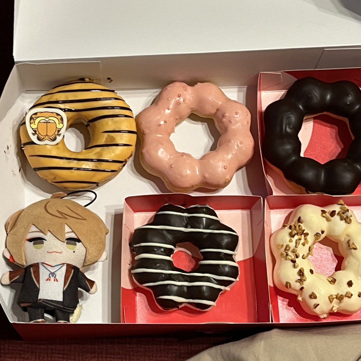 Sweet_potatoBN's tweet photo. pape donuts🍩 https://t.co/T8VIhjYtDP