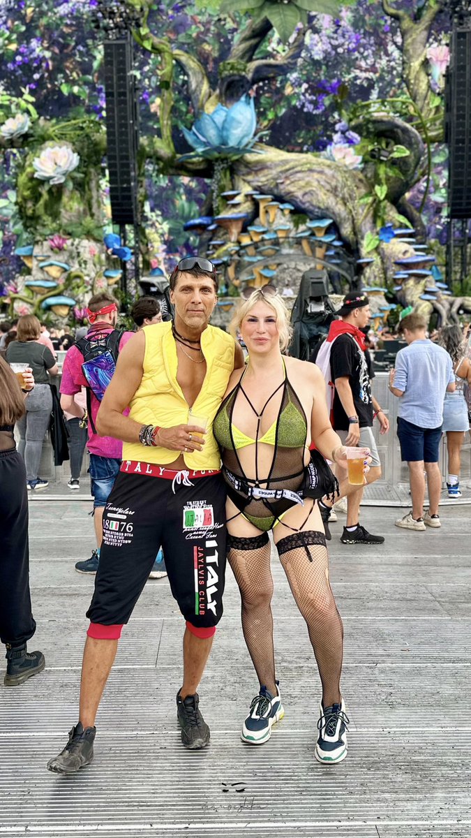 Manoeshka on X: From the best gangbang of the year @KrashParties to the  magical vibes of @tomorrowland… Oh and it is going to be damn hot with  @DoubleUDude Saw me? Tap my shoulder and get a kiss gangbangqueen 