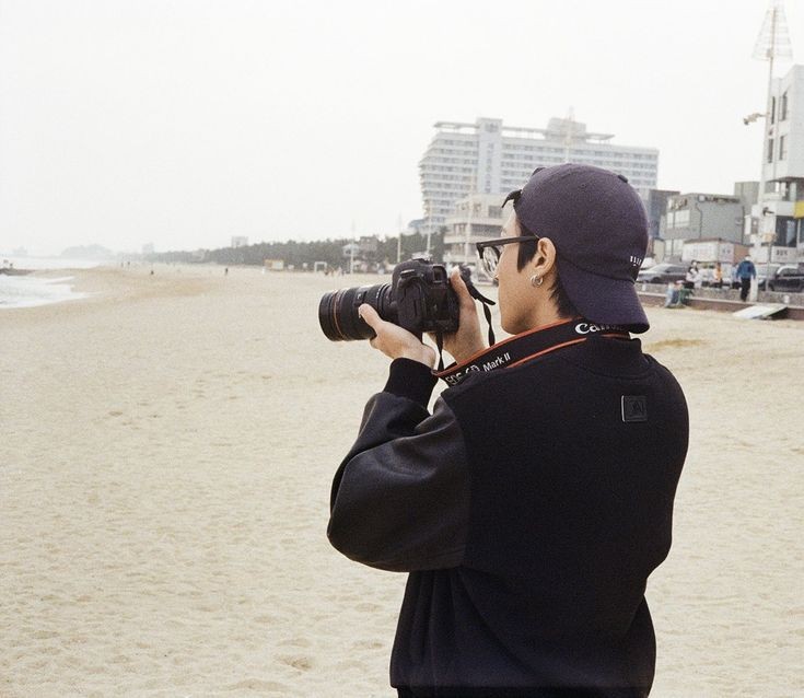 Beach date with Kak Wooyoungiee🫶

🦊 : Ayo kesana, aku fotoin☺️

#AtinySelcaDay #ATSD #ATINY #ATEEZ #WOOYOUNG #에이티즈 #우영 #에이티니 <a href="/ATEEZofficial/">ATEEZ(에이티즈)</a>

The view                                                                      The Camera