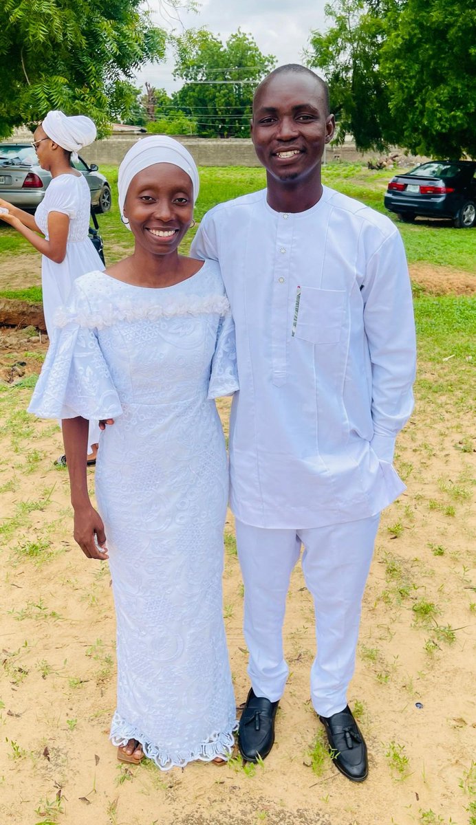 SindaMalgwi's tweet image. To tell your story yourself is called autobiography, someone telling your story is called biography.

Happy Sunday from me and mine