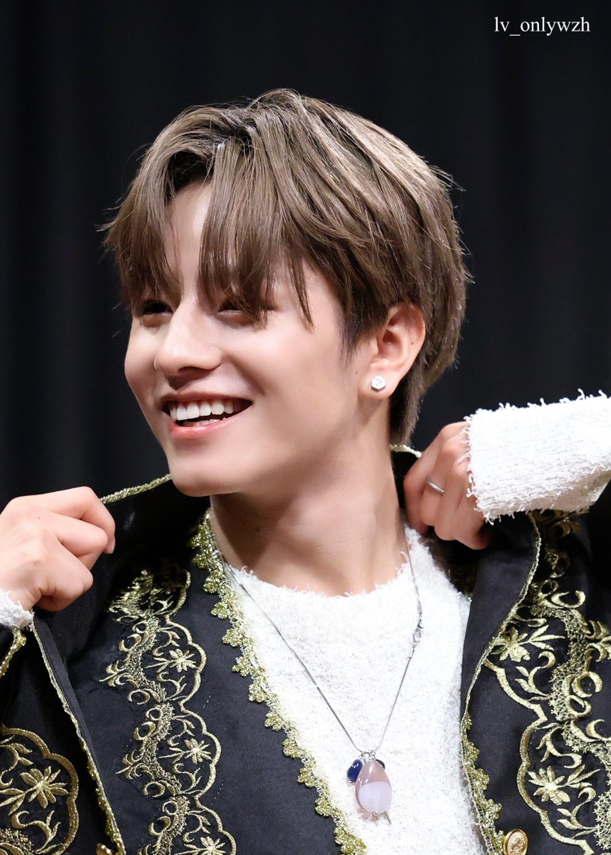 231209
ずっと画質落としてアップする設定になってた🥲test
#LEV #레비 #レビ
#wangzihao #왕즈하오 #ワンズハオ #ズハオ  #王子浩