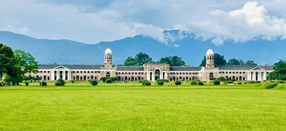 Forest Research Institute Building, Dehradun

Styled in Greco-Roman and Colonial styles of Architecture by C.G. Blomfield - Plinth area of 2.5 Ha- Inaugurated in 1929

Once in Guinness Book of Records-largest purely brick structure in the world !!

Now A Natural Heritage Site !!