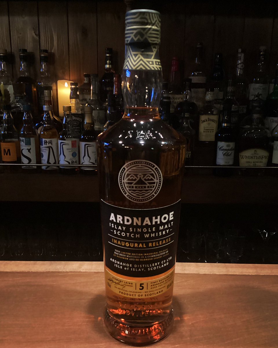 【アードナッホー　ファーストビンテージ】

2019年に新しく出来た蒸留所のファーストビンテージ品が入りました。

当店アイラ好きが多い為すぐに無くなる事が予想されます。

試飲含む来店はお早めに☆

皆様良い夜を🌙
#アイラ #ウイスキー #bar #赤坂