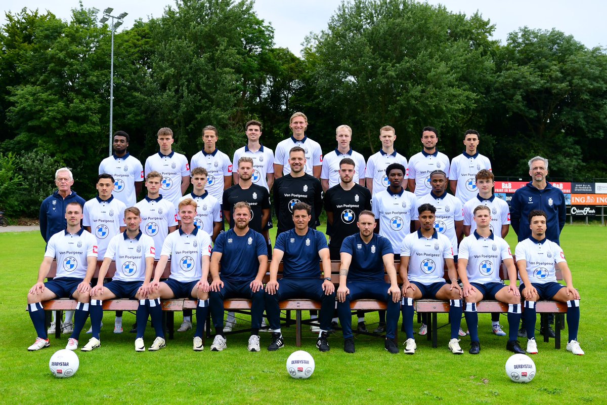 Koninklijke HFC (@koninklijkehfc) on Twitter photo ⚪️🔵 Onze trots voor het nieuwe ⚽️seizoen in de <a href="/2edivisie/">Tweede Divisie ⚽️</a> ! ⬇️
#tweededivisie #haarlem #heemstede ⚪️🔵 Onze trots voor het nieuwe ⚽️seizoen in de <a href="/2edivisie/">Tweede Divisie ⚽️</a> ! ⬇️
#tweededivisie #haarlem #heemstede