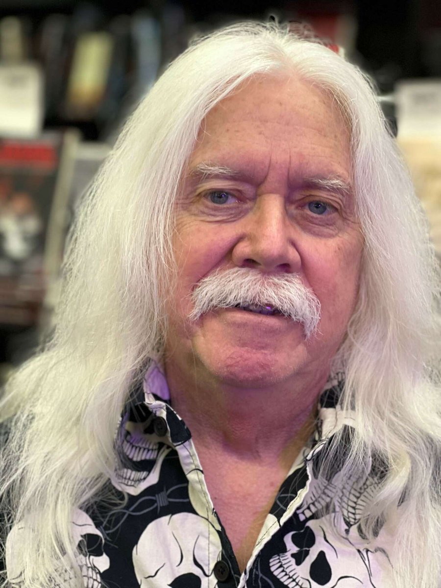 If you’re in the Burbank area, now is a good time to go and buy something spooky from <a href="/DarkDel/">DarkDel</a> - Del is laid up in the hospital and could use all our support! (You can also make a purchase at darkdel.com/#/) 

Get well soon, Del!