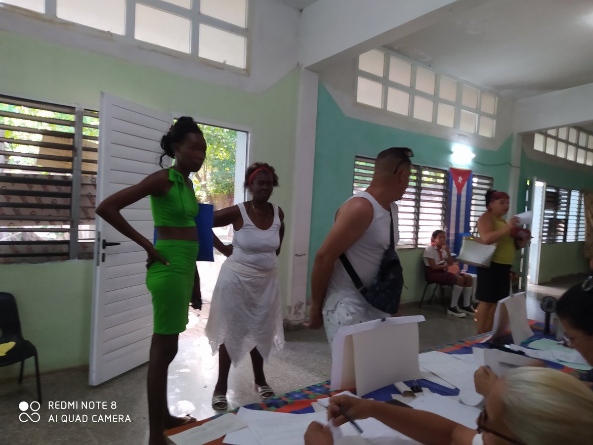 Se desarrolla proceso especial en el Consejo Popular Zamora Cocosolo en la C#3. Están presentes las autoridades electorales, el Consejo de la Administración presididos por <a href="/vazquezlazoi/">Isabel Vazquez lazo</a> ,<a href="/ErnestoZayasHe4/">Ernesto Zayas Hernández</a> y funcionarios del organismo político. <a href="/AsambleaCuba/">Asamblea Nacional Cuba</a>
#LaHabanaViveEnMí