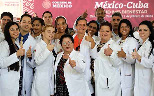 Gobierno de #México firmó un convenio con #Cuba para sumar 2.700 médicos más a los que ya están en México, donde ya laboran 950 médicos especialistas en 23 estados del país, por lo que este acuerdo fortalecerá la operación de 282 hospitales básicos y comunitario. ¡Qué riquera!.