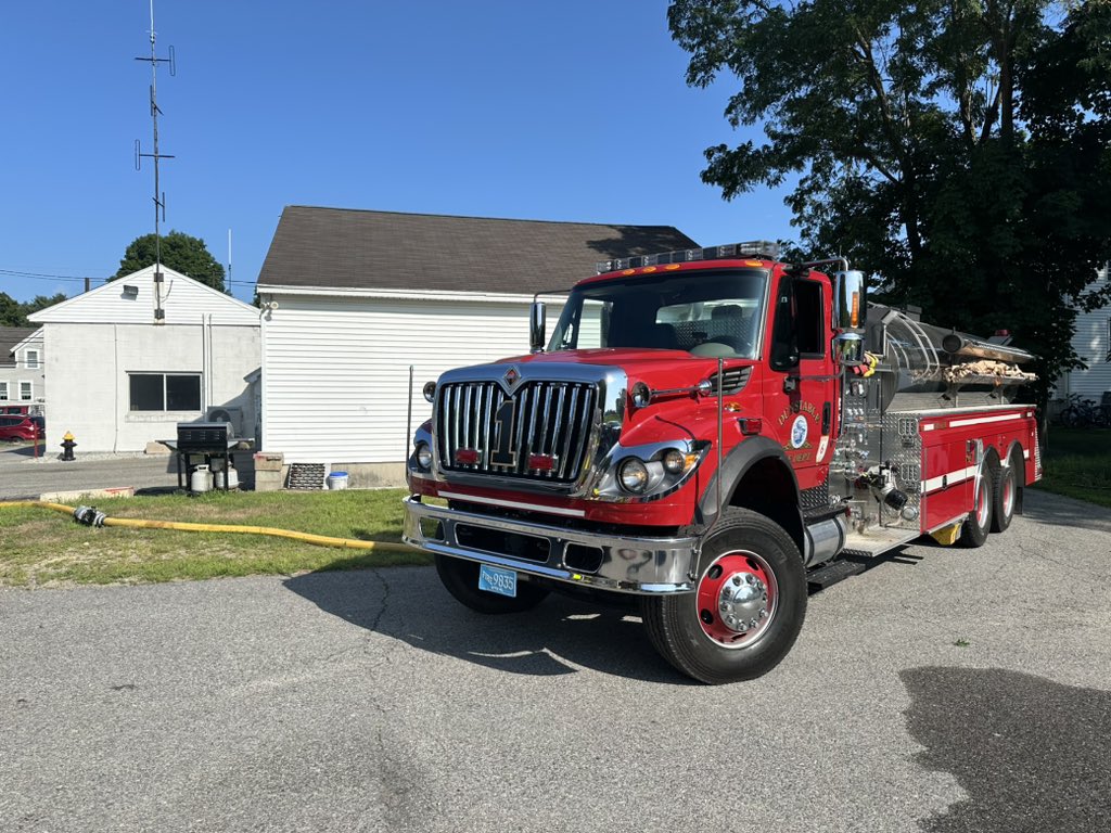 Dunstablefd's tweet image. Members out training this Sunday 7/21/24 on rural water supply.