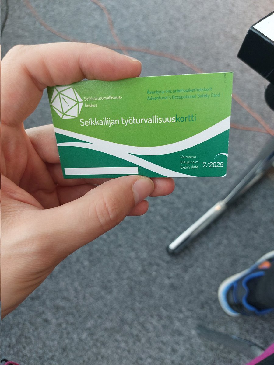 KimSjopi's tweet photo. Arvon neidot... Pyydän teitä pitämään housunne jalassa vaikka olenkin certified seikkailija
#ropecon https://t.co/0H2BWvlvzz