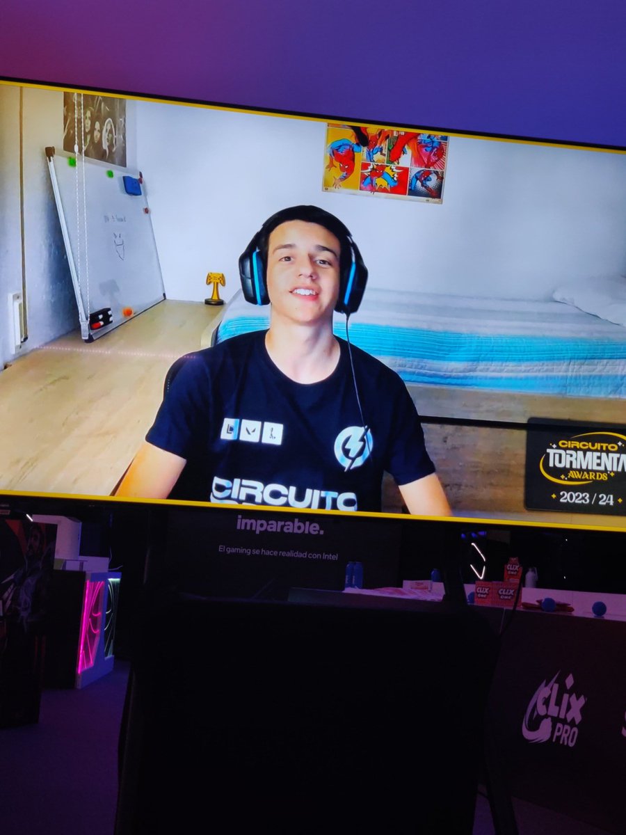 ¡Nuestro compañero @ReporteroEsport gana el premio a mejor cobertura de <a href="/SomosLaTormenta/">Circuito Tormenta</a>!

¡Muchas felicidades! Todo queda en la familia de #0Días 🧡