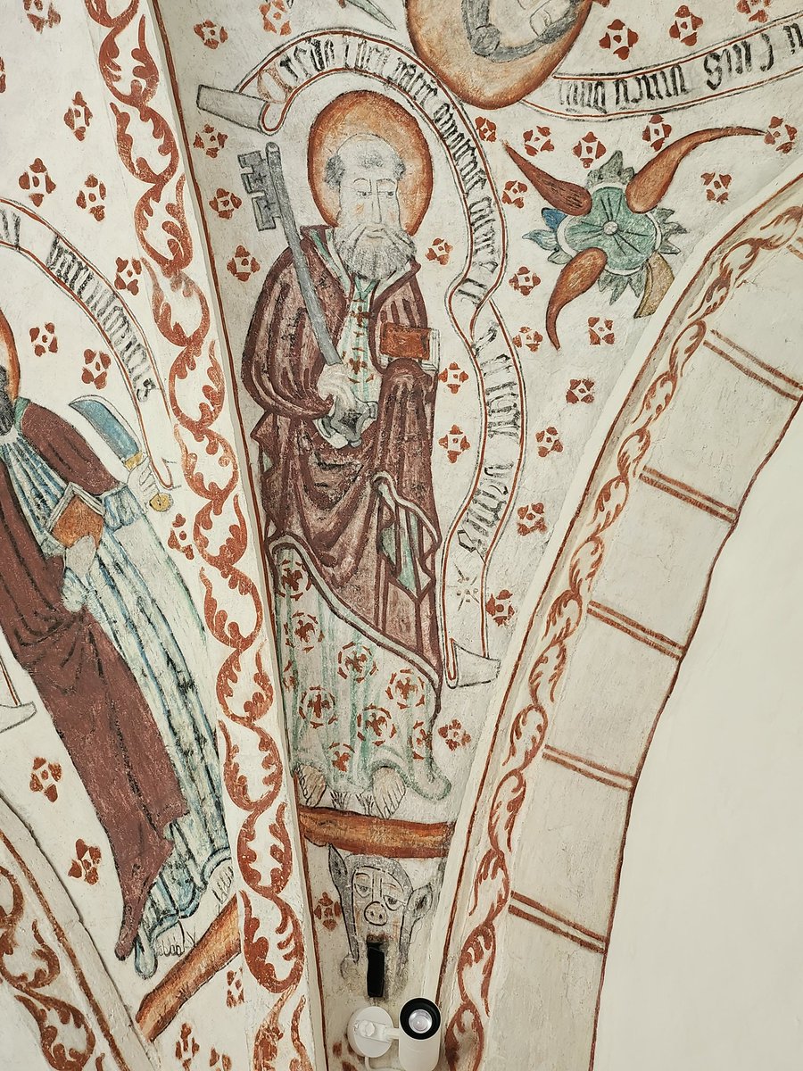ThomasSmaberg's tweet photo. At #Fulltofta church in Skåne, Sweden you can find some lovely wallpaintings from the 15thc. This is of St Peter, rather standard with the key, but check out the pig face below! A small commentary from the master I think... https://t.co/JLBsomOykq