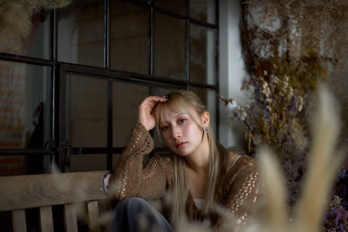 Yamato92679418's tweet image. 今日の一枚　5枚目
小説みたいな写真が撮れました

model : 恋菜さん
@07_renarena_
@manacolle_jp

#CSstudio #恋菜 #マナコレ撮影会 #ポートレート撮影 #屋内スナップ #魅力的な女性を撮りたい #魅力を写せてるかな #写真が好き