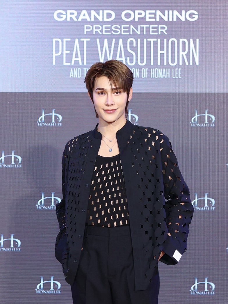Peat Wasuthorn Presents at 'Honah Lee' Launch Event