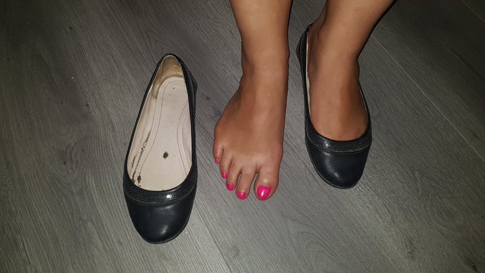 With or without flats? https://t.co/ra2gw2M7P2<a href="/tag/feet"class="tags"><span>#feet</span></a><a href="/tag/feetfetish"class="tags"><span>#feetfetish</span></a>