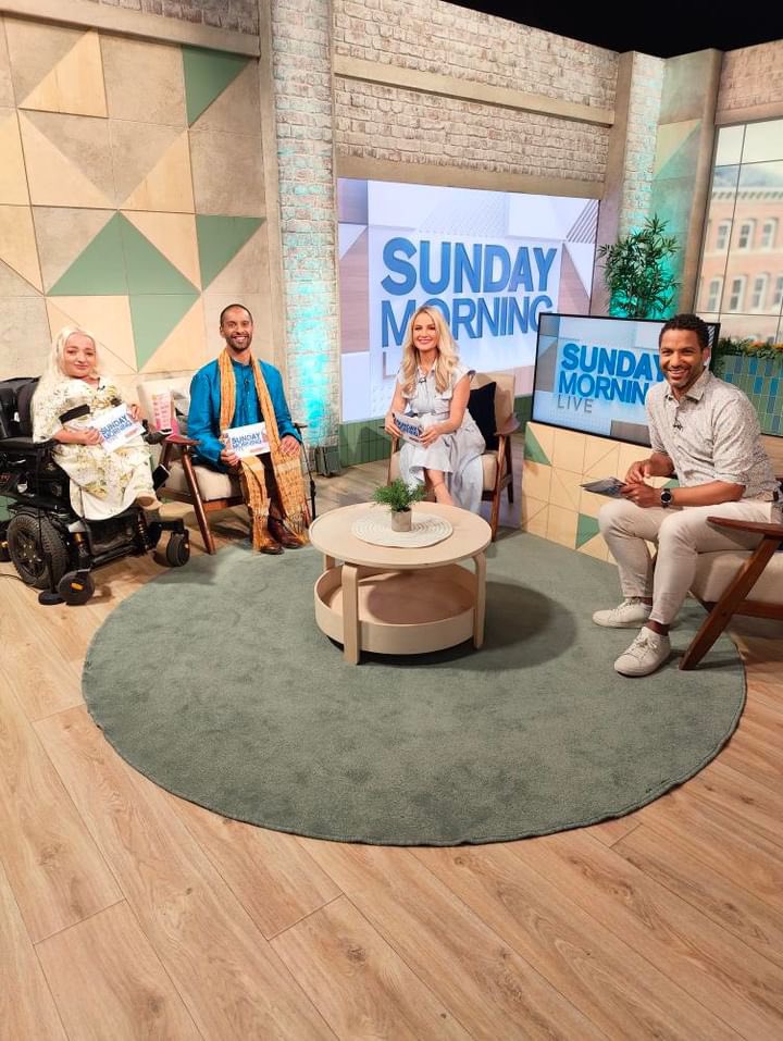 Samantha Renke (@samantharenke) on Twitter photo Rehearsal done join us in a few <a href="/BBCOne/">BBC One</a> Sunday Morning Live
<a href="/Bobby_Seagull/">Bobby Seagull</a> <a href="/SeanFletcherTV/">Sean Fletcher</a> <a href="/HollyHNews/">Holly Hamilton</a> š Rehearsal done join us in a few <a href="/BBCOne/">BBC One</a> Sunday Morning Live
<a href="/Bobby_Seagull/">Bobby Seagull</a> <a href="/SeanFletcherTV/">Sean Fletcher</a> <a href="/HollyHNews/">Holly Hamilton</a> š